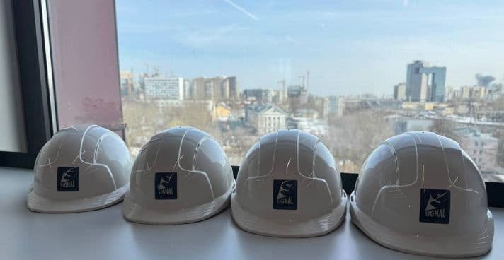 SIGNAL награждает своих пользователей: брендированные каски за активность